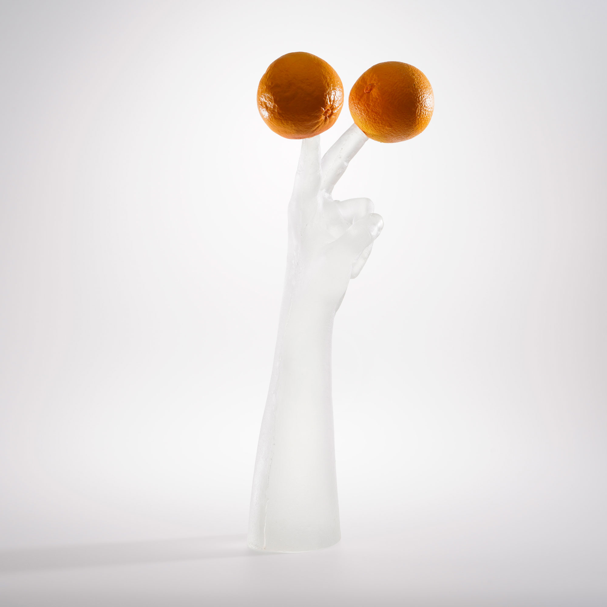 One Minute Sculpture als Glas-Skulptur mit Orangen, engerer Zuschnitt der Gesamtansicht