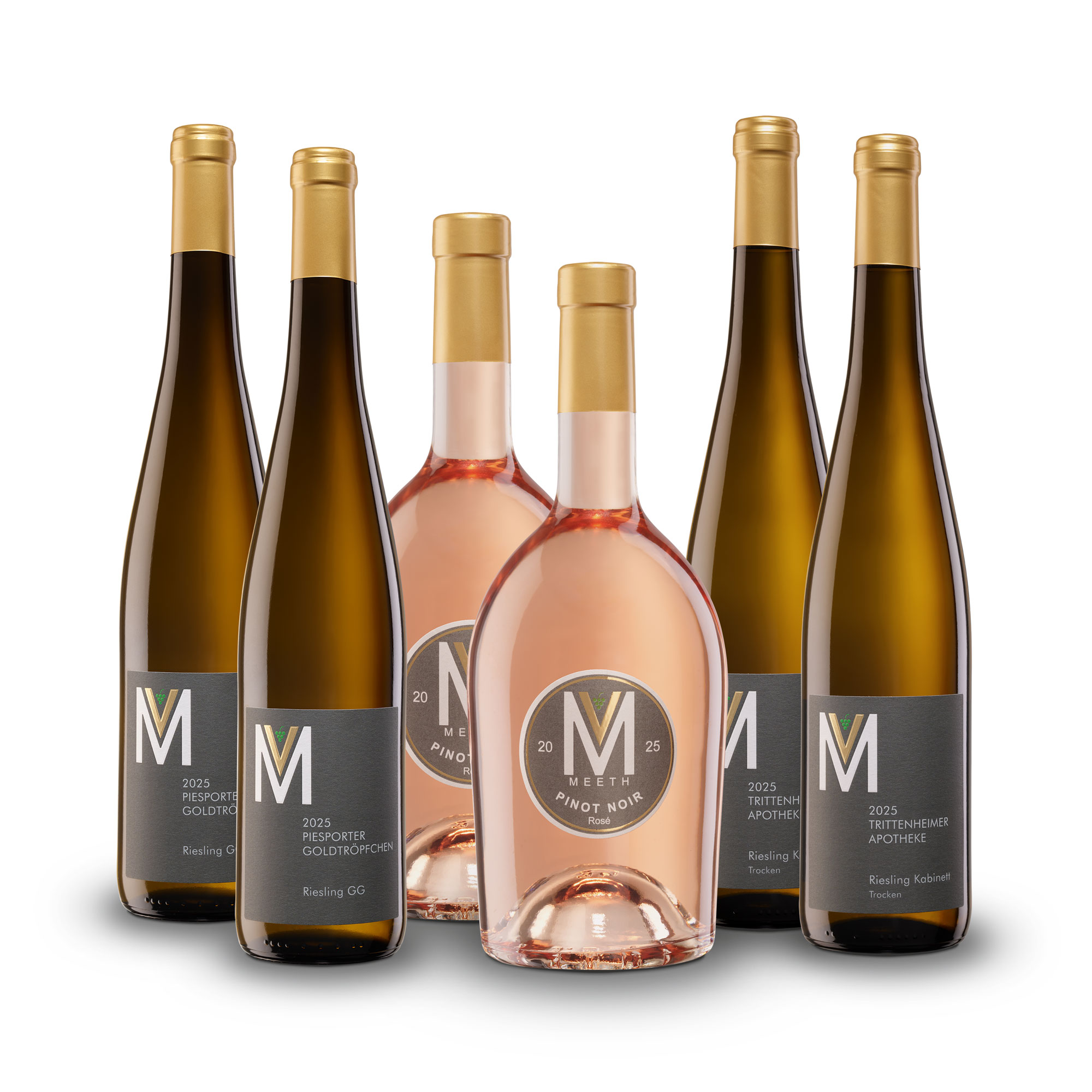 Sechs Weinflaschen der F.A.Z.-Edition von der Mosel, drei Weißweine und drei Roséweine mit goldenen Kapseln