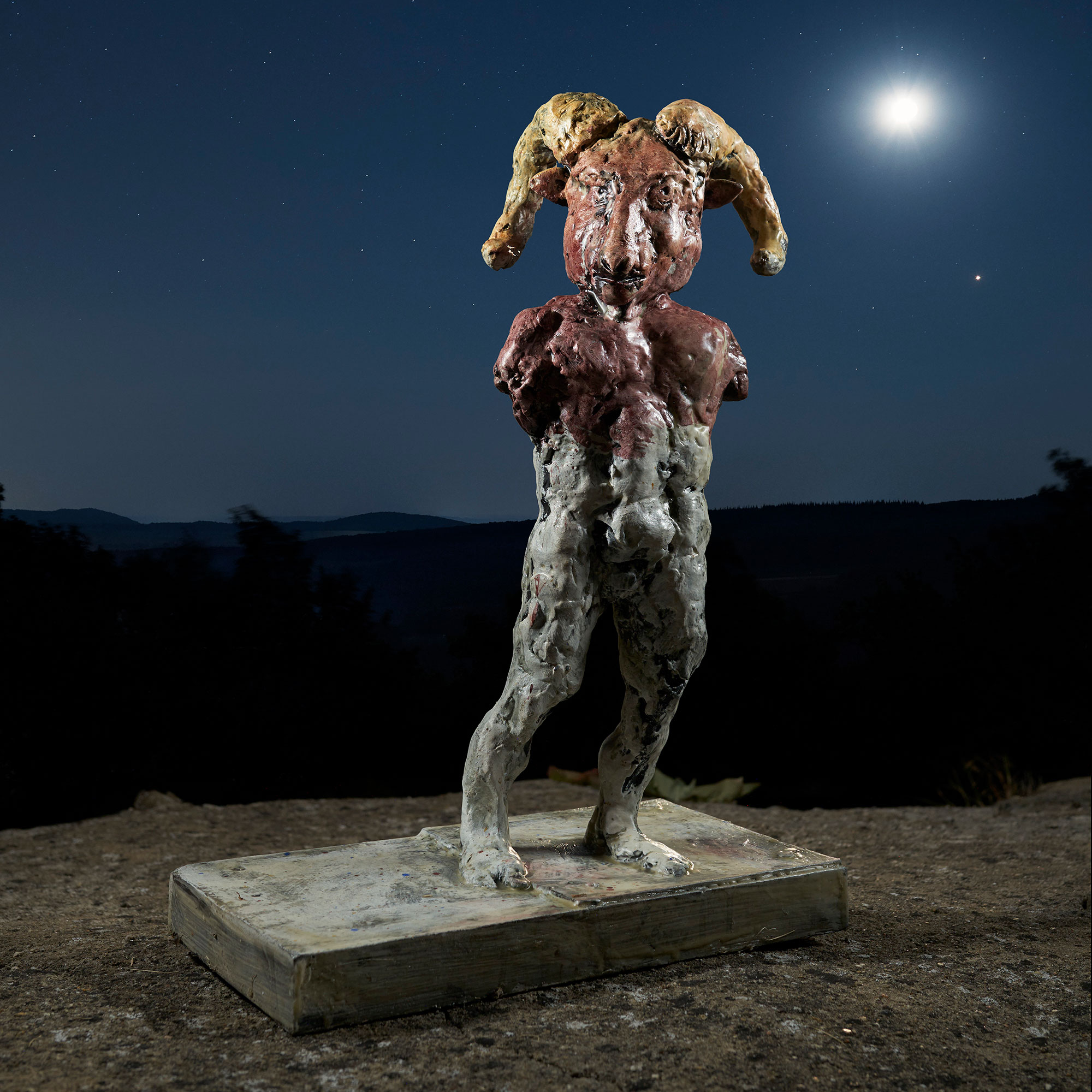 Luepertz_Sternzeichen_Skulptur_Steinbock_Nacht_RGB_L