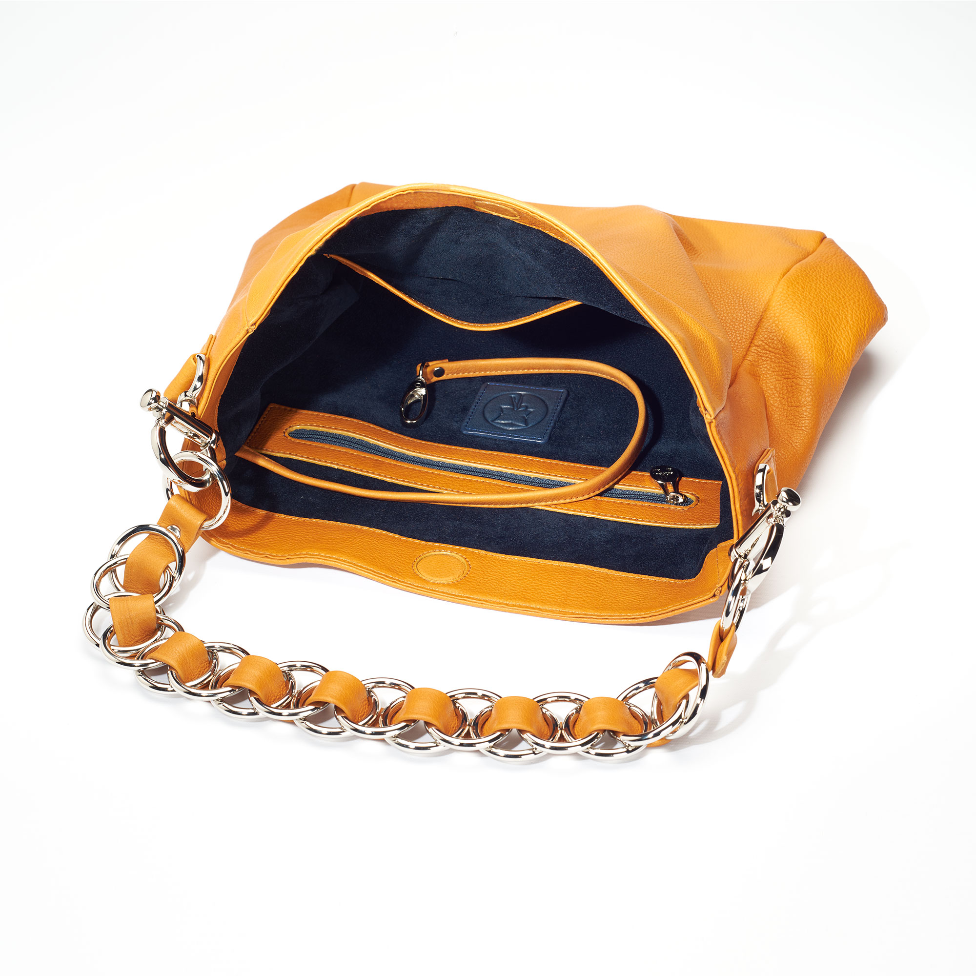 P_Svendsen_TascheIndiansummer_3 Hobo Bag BRUN - Innenansicht mit Kluge-Köpfe-Signet